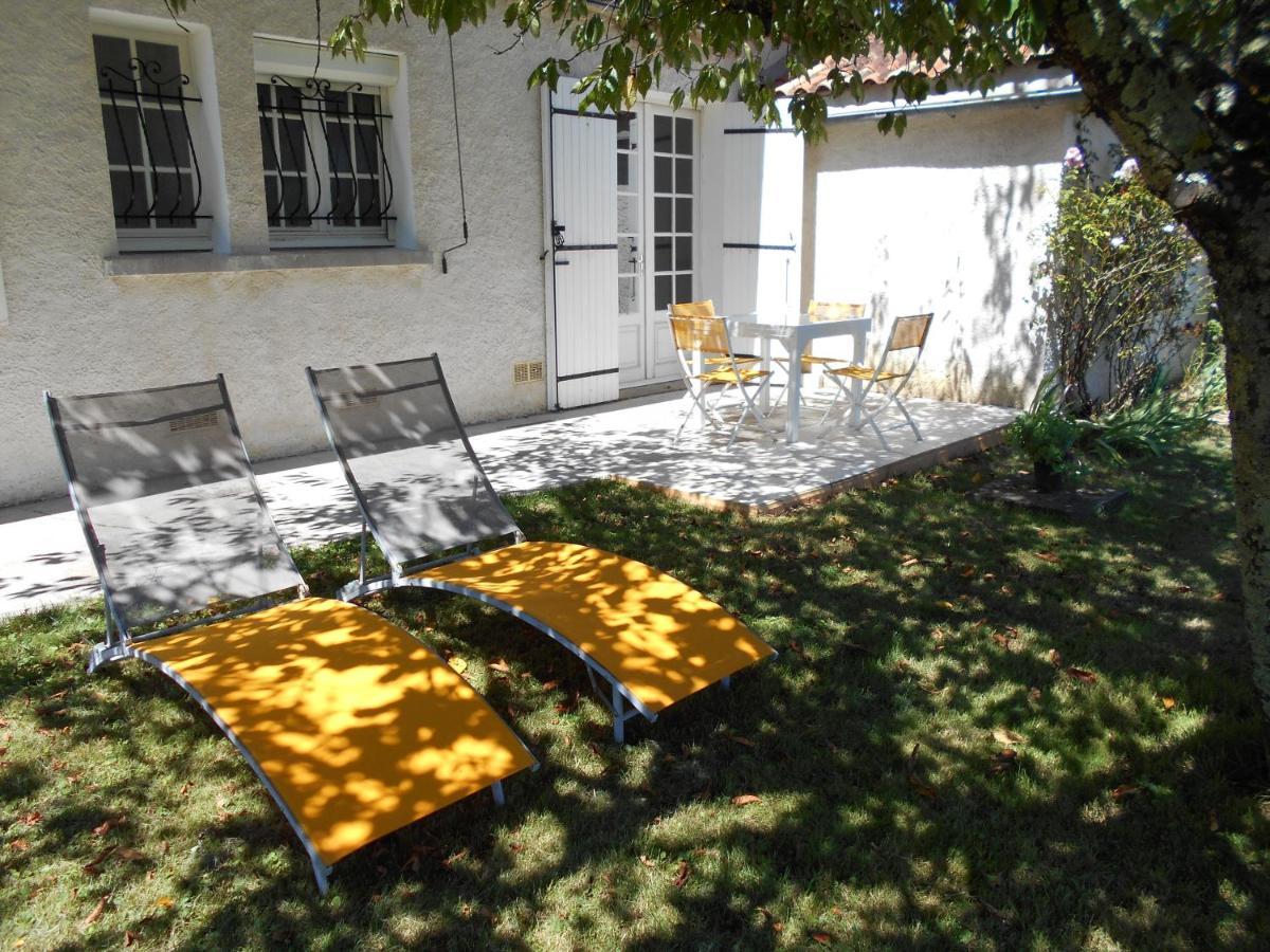 Gite Le Penten Villereal Bagian luar foto